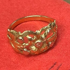 Elegant 14k Gold Floral Ring